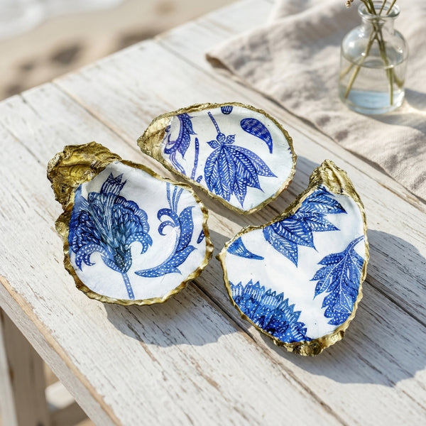 Blue Willow Oyster Shell Ring Dish