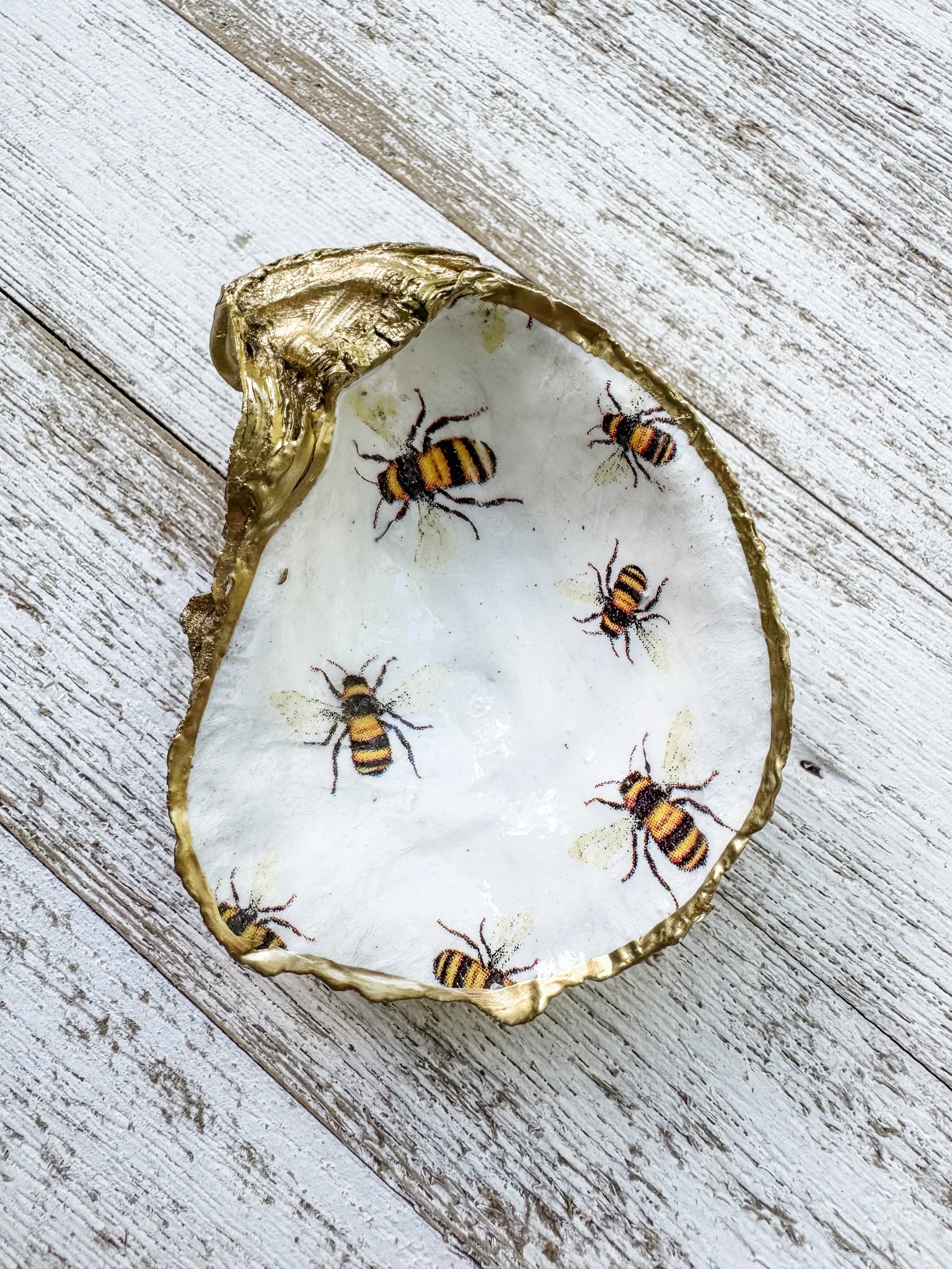 Honey Bee Oyster Shell Ring Dish
