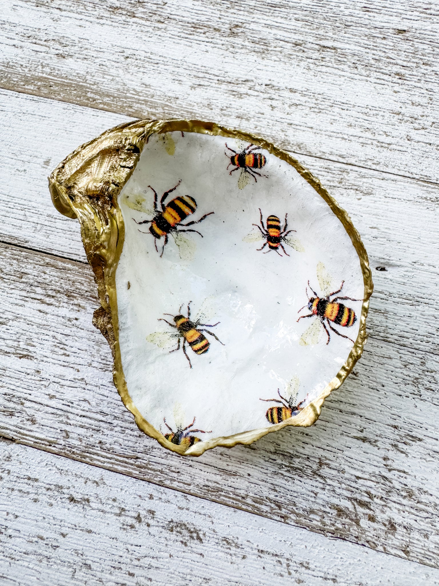 Honey Bee Oyster Shell Ring Dish