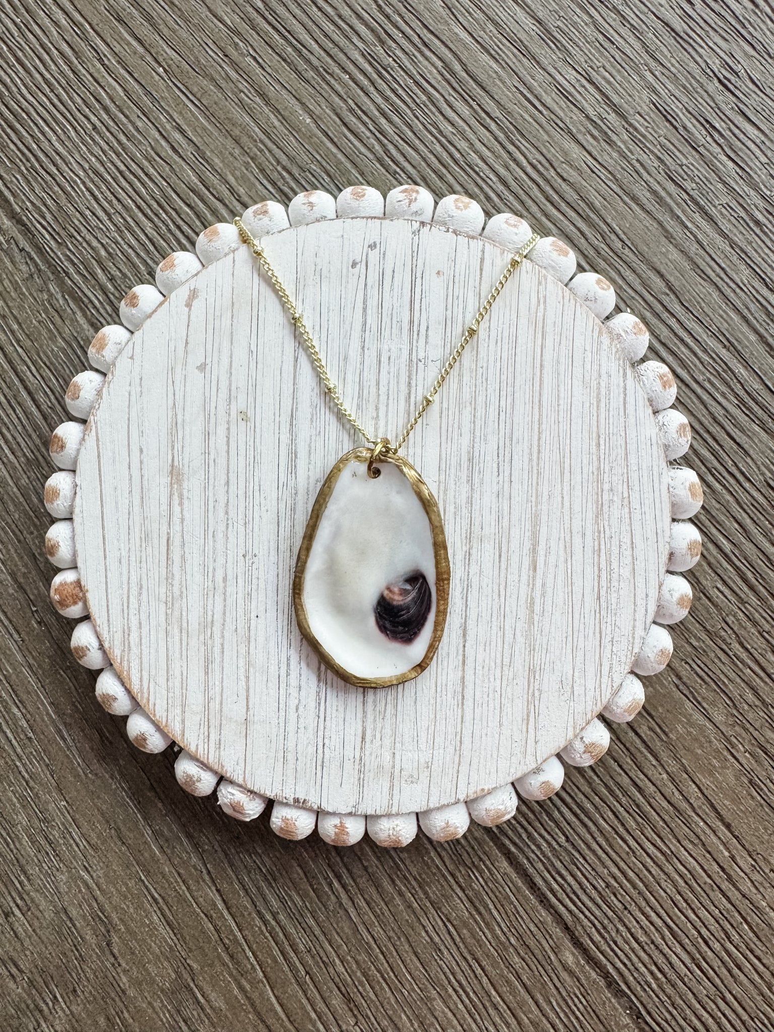 Oyster Shell Pendant Necklace - Gold Plated
