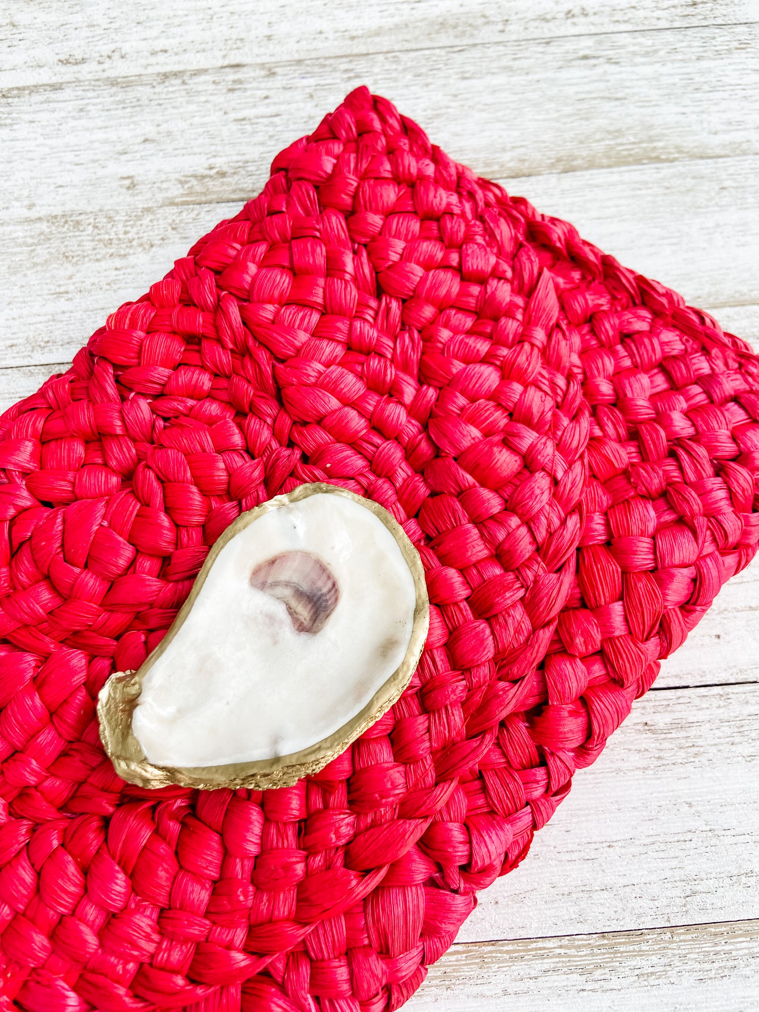 Red Oyster Shell Clutch