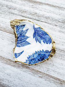 Blue Willow Oyster Shell Ring Dish