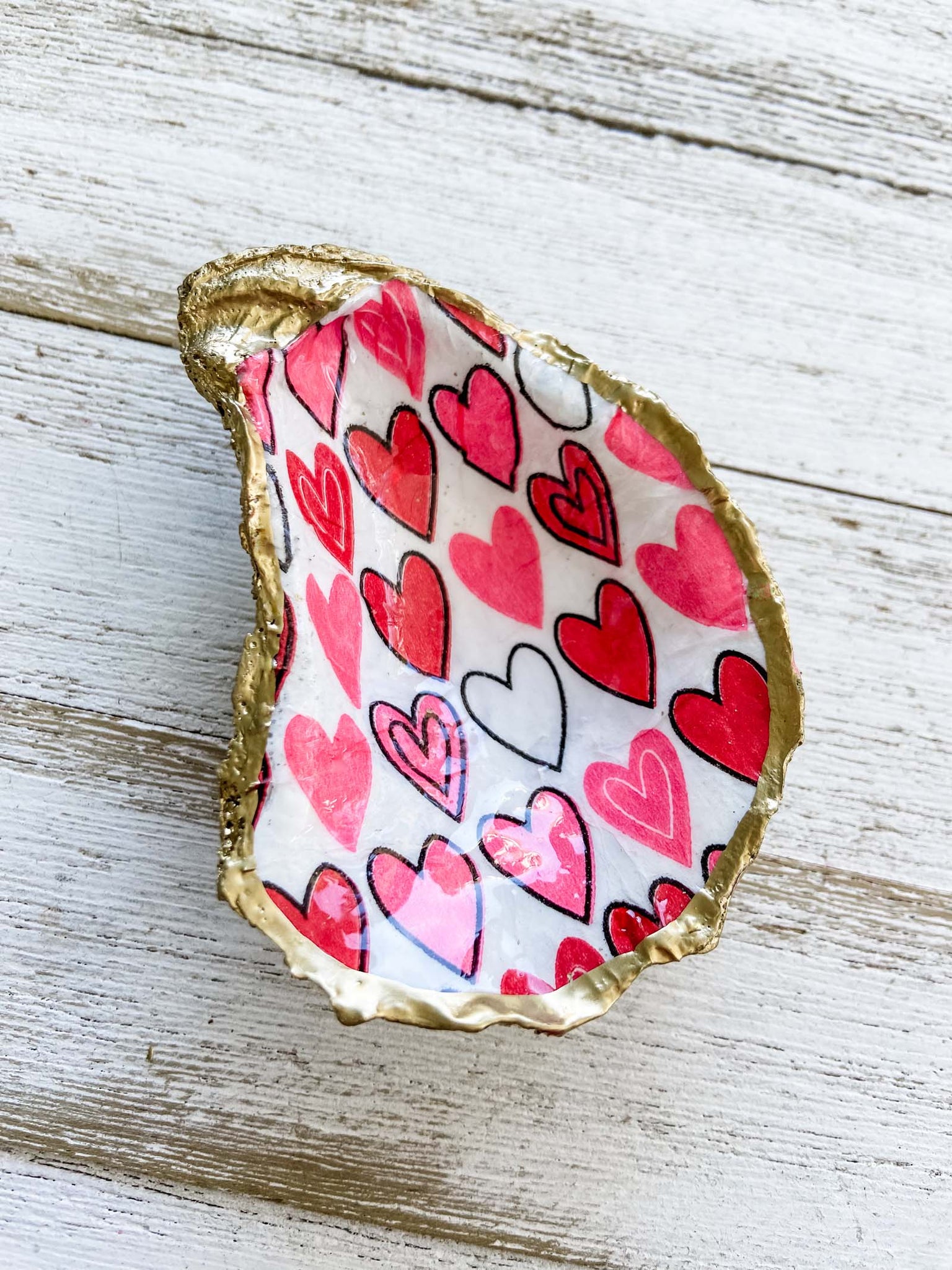 Bold Hearts Oyster Shell Ring Dish image 3